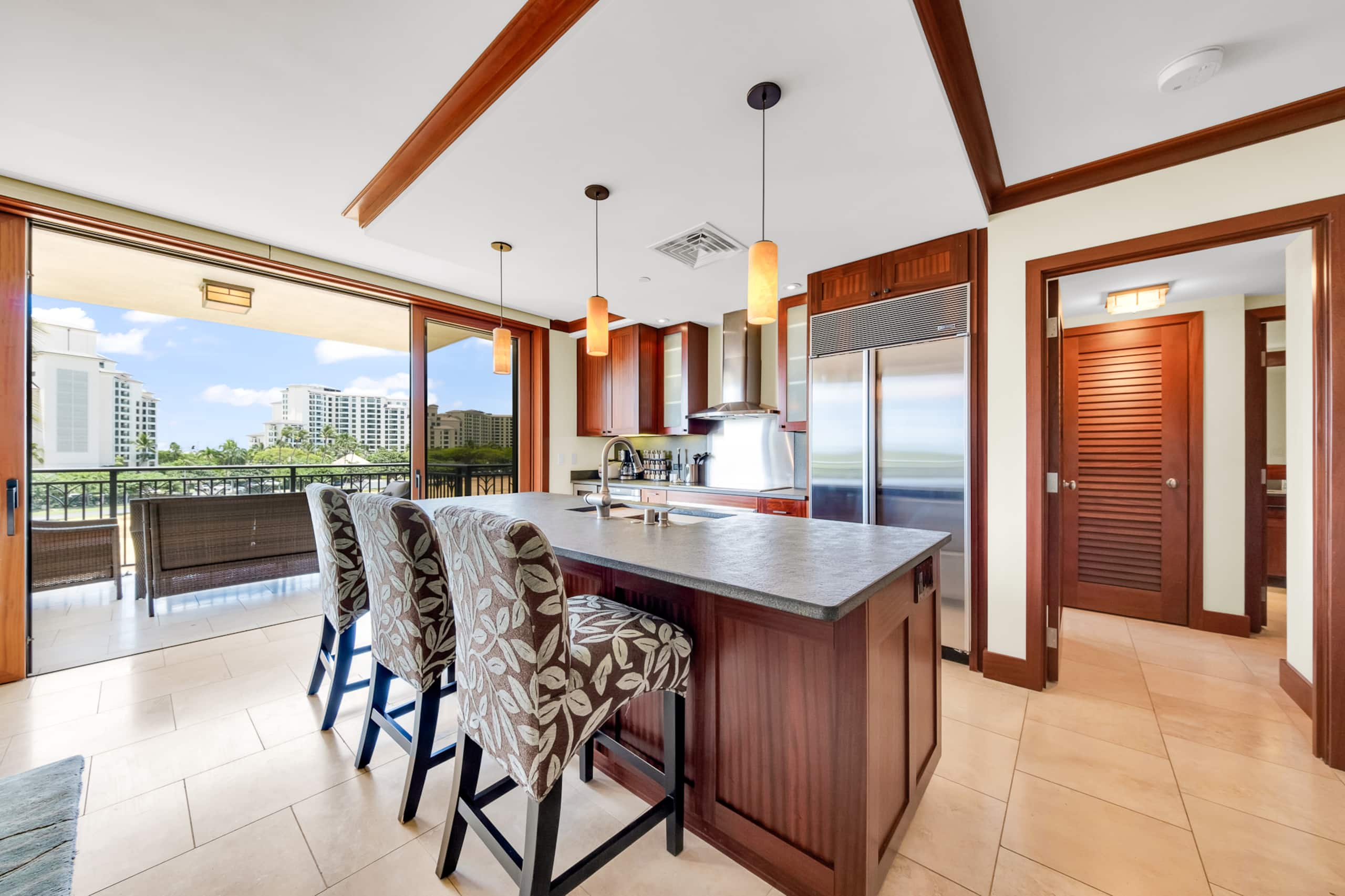 Condo in Kapolei · ★4.94 · 3 bedrooms · 4 beds · 3 private baths - Image 4