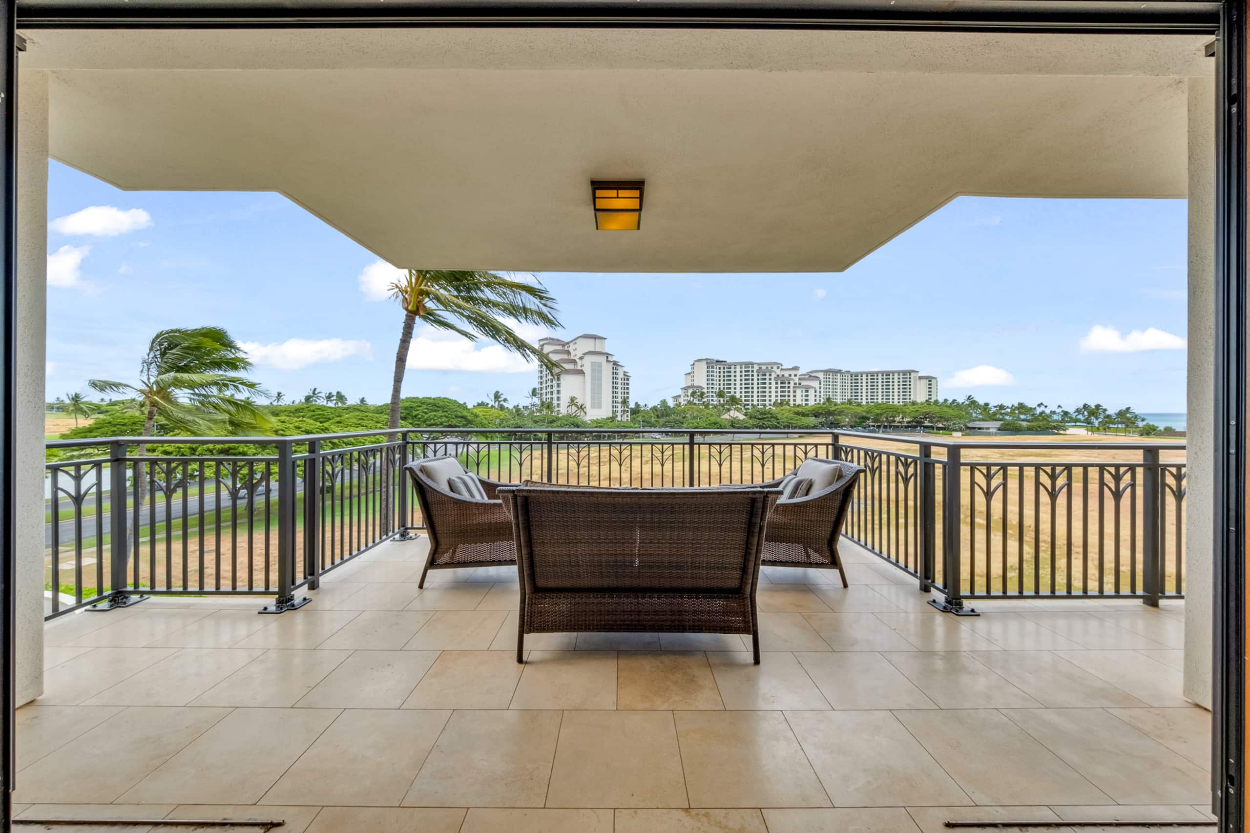 Condo in Kapolei · ★4.94 · 3 bedrooms · 4 beds · 3 private baths - Image 21