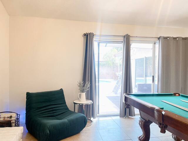 Vacation Home w Pool & Hot Tub 2.6 mile to Strip gallery image 5