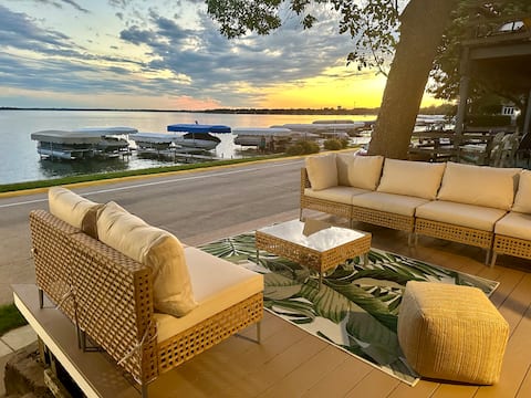 The Lakeview! View & Location!