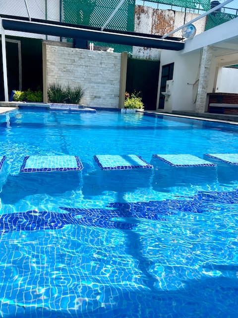 Modern house with heated pool and jacuzzi