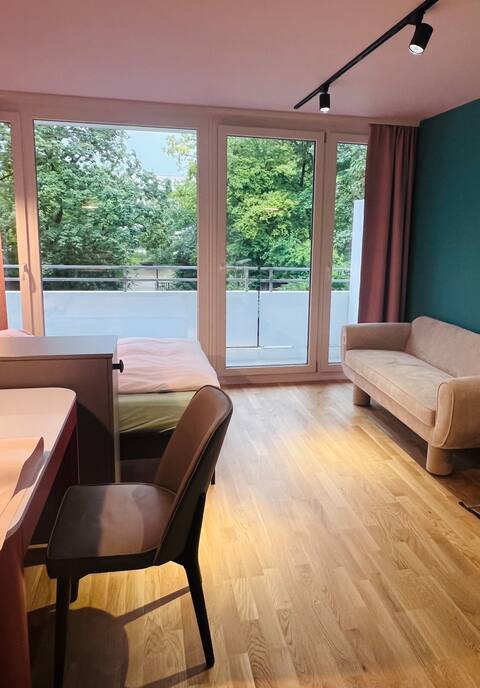 Erfolgreiche Airbnb-Immobilie: Top Munich Design Studio in Alt Moosach