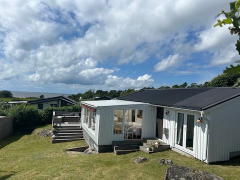 Beachfront cottage on Grimsholmen