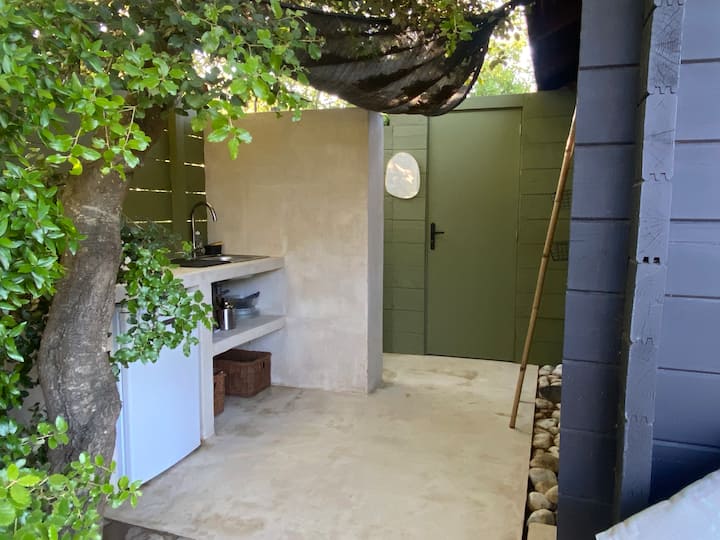 Une Cabane Au Milieu Des Vignes - La Croix-Valmer