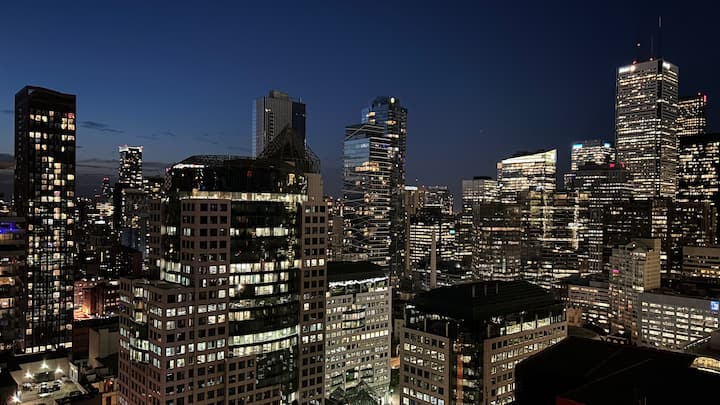 Prime Location • Amazing Views • Free Parking - トロント