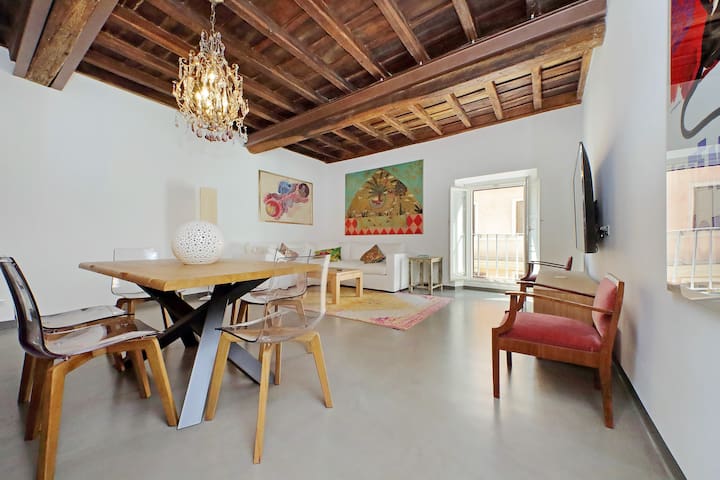 Monti 2bdrm hip/elegant apart.