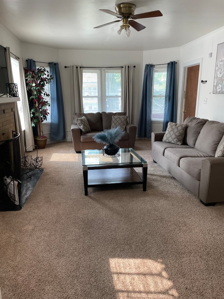 Apartment In Syracuse - Syracuse University, Syracuse