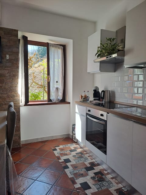 The Terrace in the Valley, Ghirla