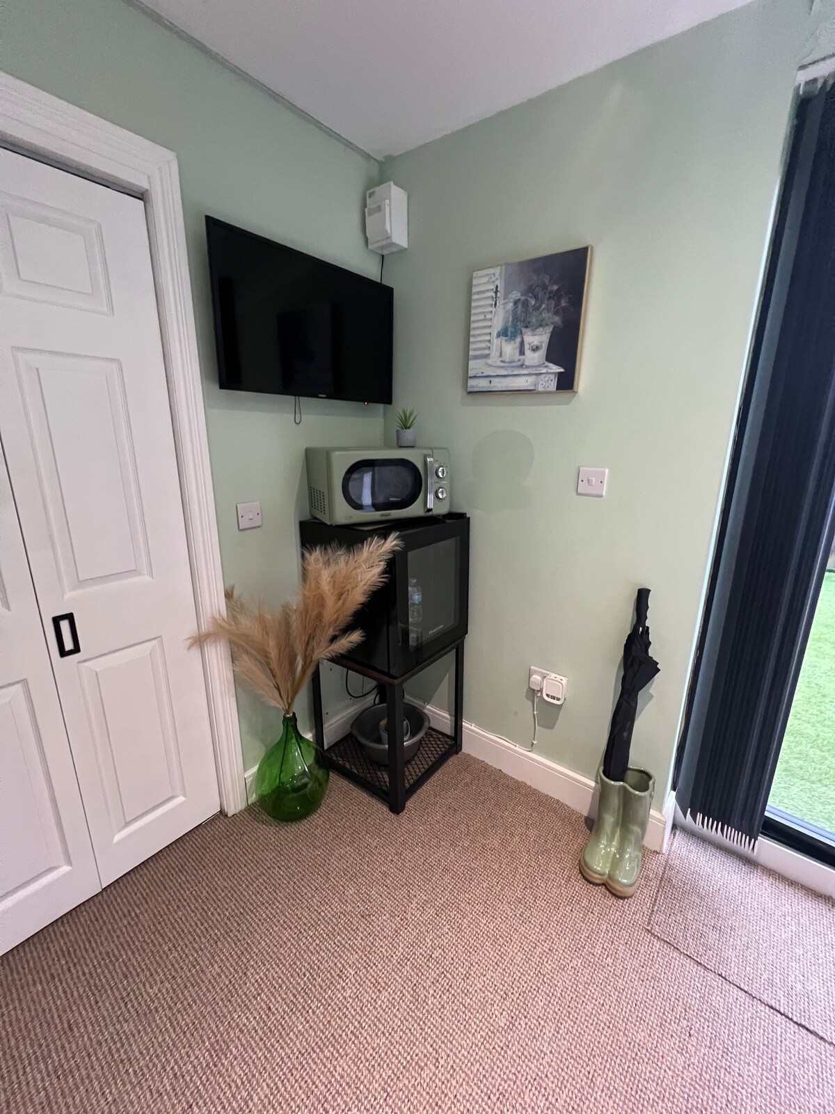 Popular Airbnb listing: Urban Garden Retreat. West Drayton Station, London in Iver
