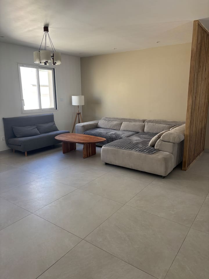 Villa Avec Piscine Privée Chauffée - Entraigues-sur-la-Sorgue