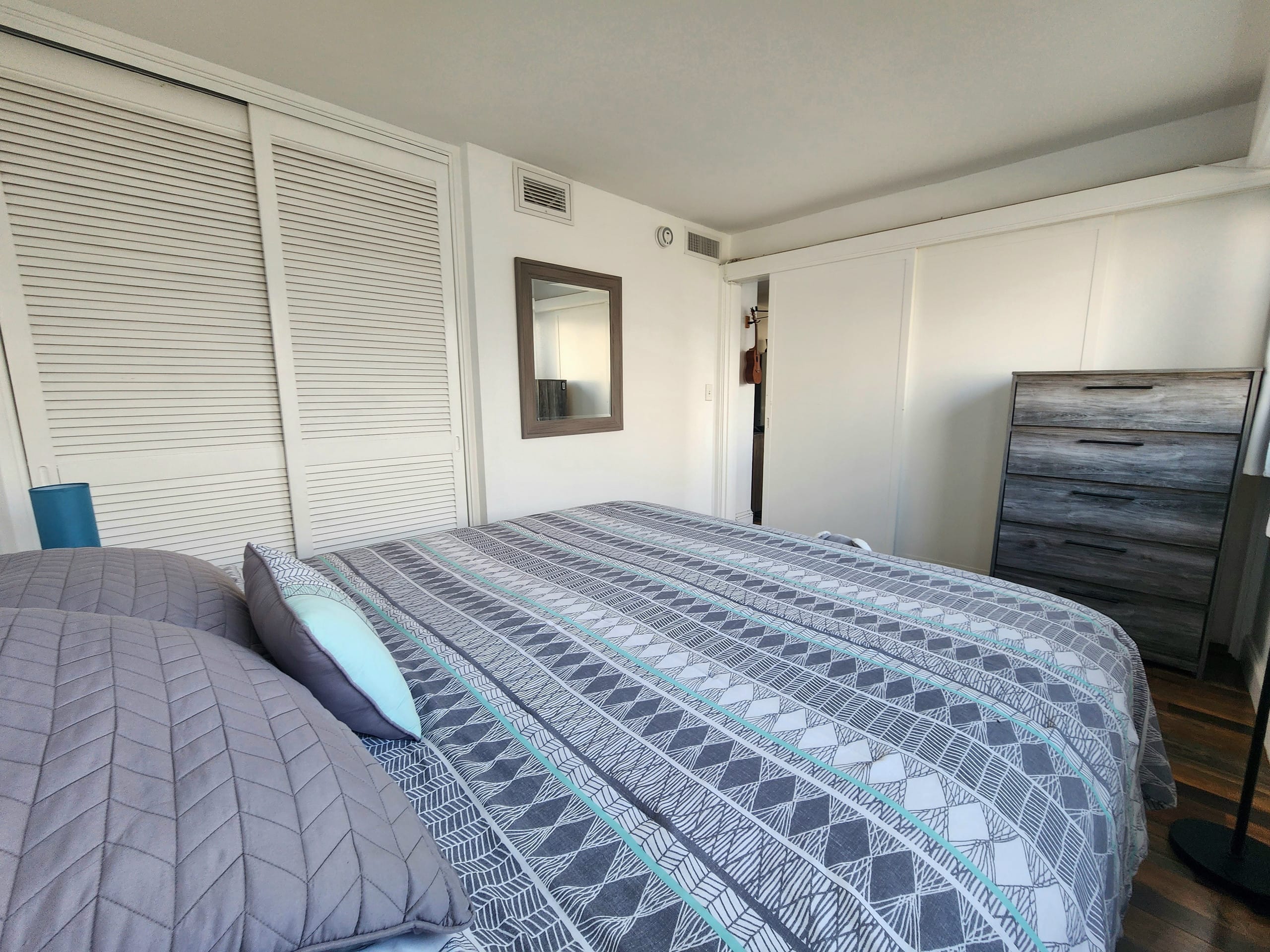 Scenic 2 BR Oasis w/Free Parking - Image 22