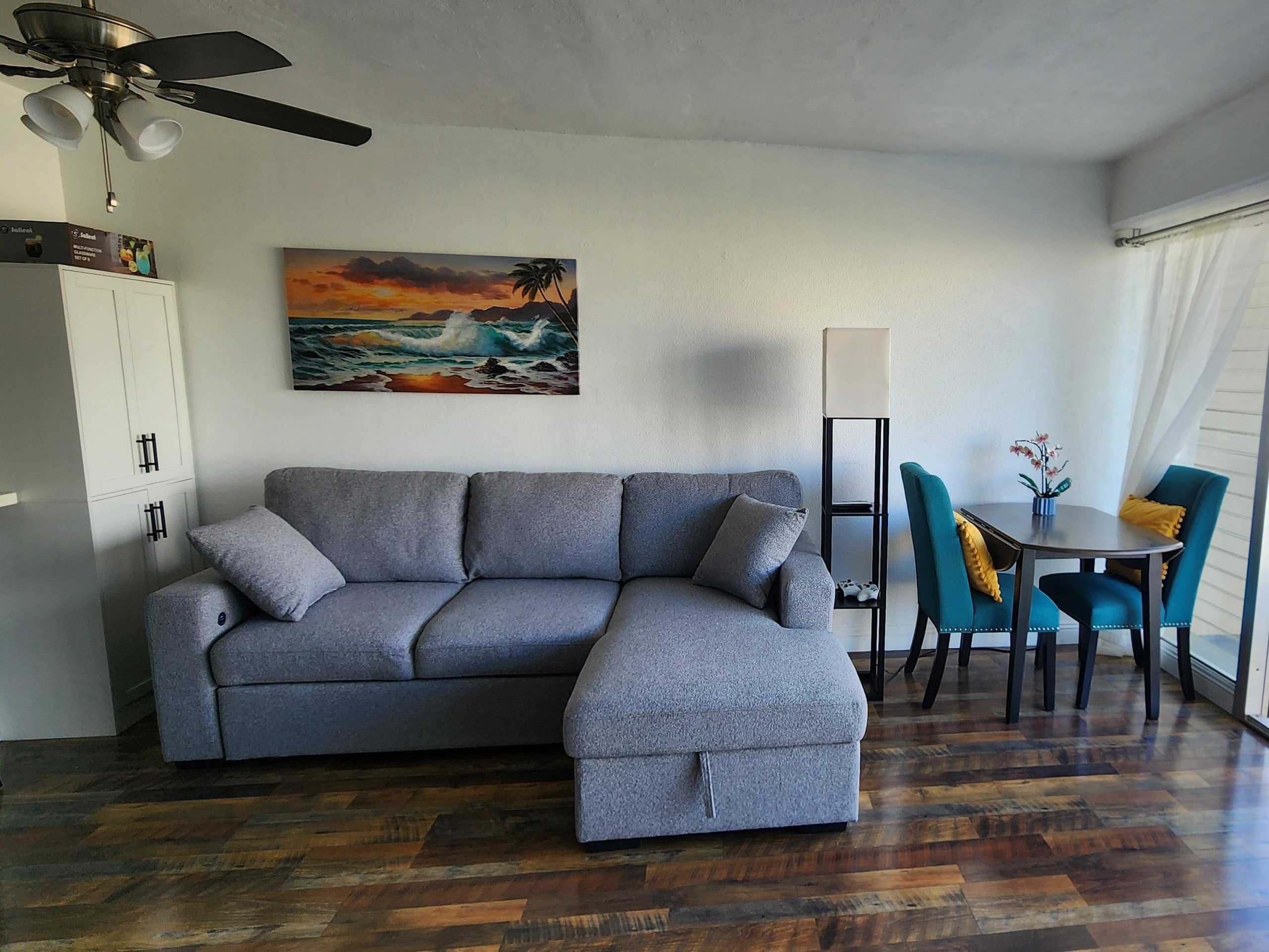 Scenic 2 BR Oasis w/Free Parking - Image 3