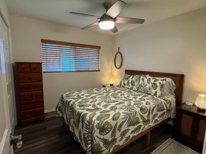 Odlično prirodno svjetlo s roletama za zamračivanje prostora