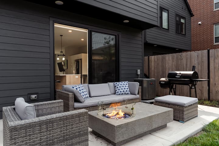 Smart Home King Bed Private Yard