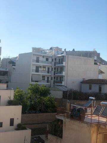 3BD w/ Temple of Zeus View – 5min to Acropolis gallery image 3