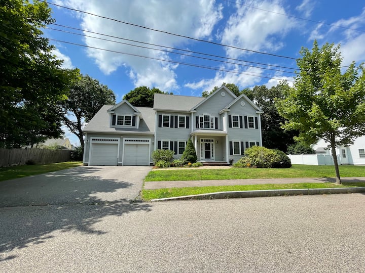 Quiet Retreat In 4 Bedroom Home - Norwood, MA
