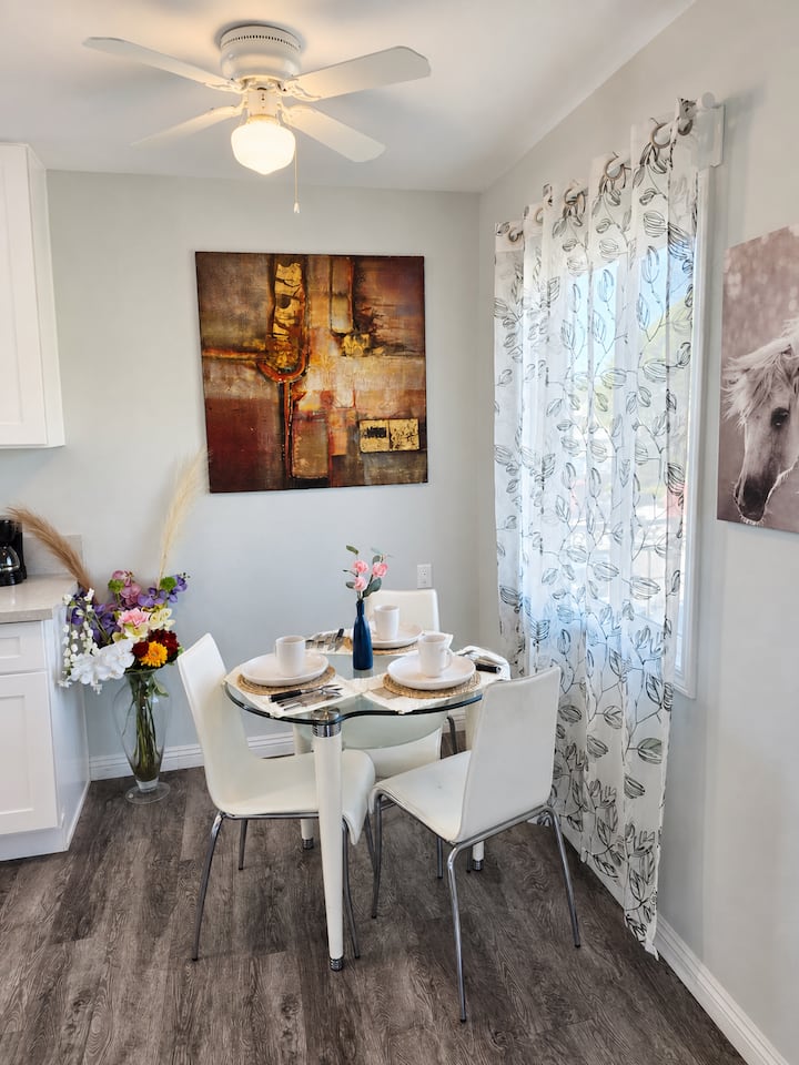 Central San Gabriel - Sleeps 4, Pet Friendly Unit - Sierra Madre, CA