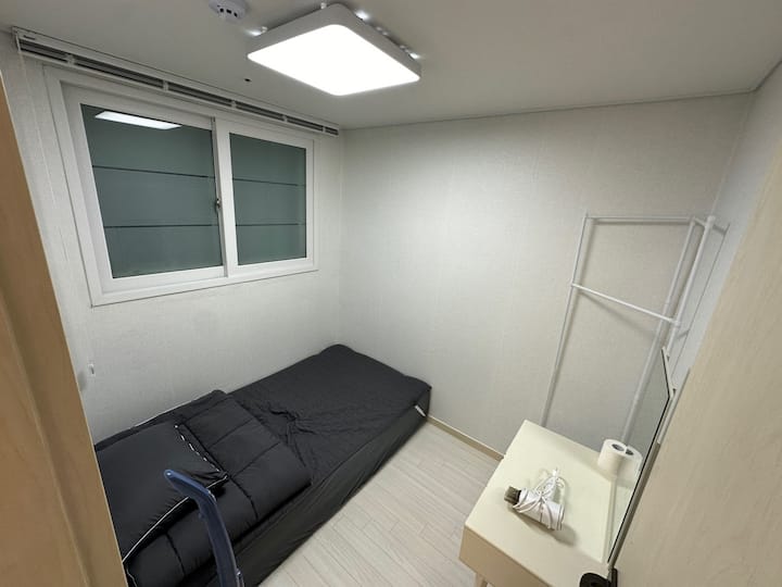 Room2 SUPER SINGLE SIZE1 화장대