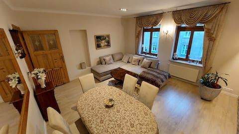 Top performing Airbnb: Stylish apartment in a tenement house in Huby