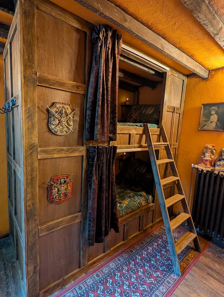 The Enchanted Cottage - Witchcraft And Wizardry - York