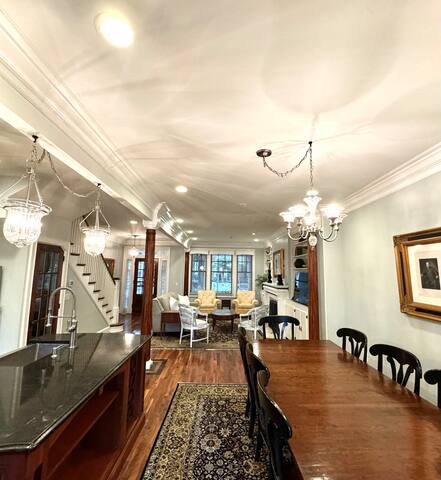 Woodley Park Home W/Parking, 2 Blocks to Metro! gallery image 4