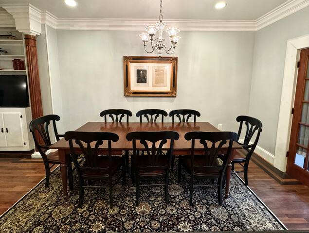 Woodley Park Home W/Parking, 2 Blocks to Metro! gallery image 3