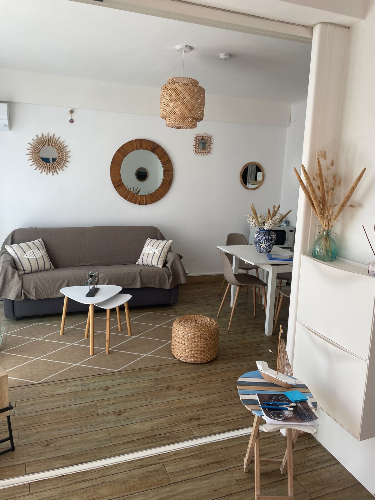 Top performing Airbnb: 60 m from the beach, cozy 37 m² (396 sq. ft.) apartment for 4 people Argelès in Argelès Sur Mer