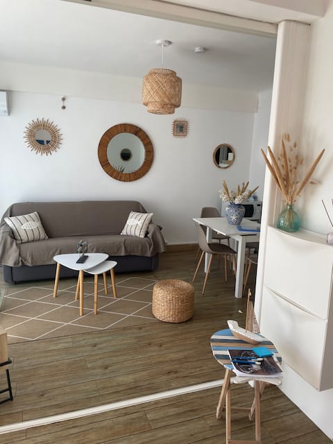 Airbnb performant: 60 m from the beach, cozy 37 m² (396 sq. ft.) apartment for 4 people Argelès à Argelès Sur Mer