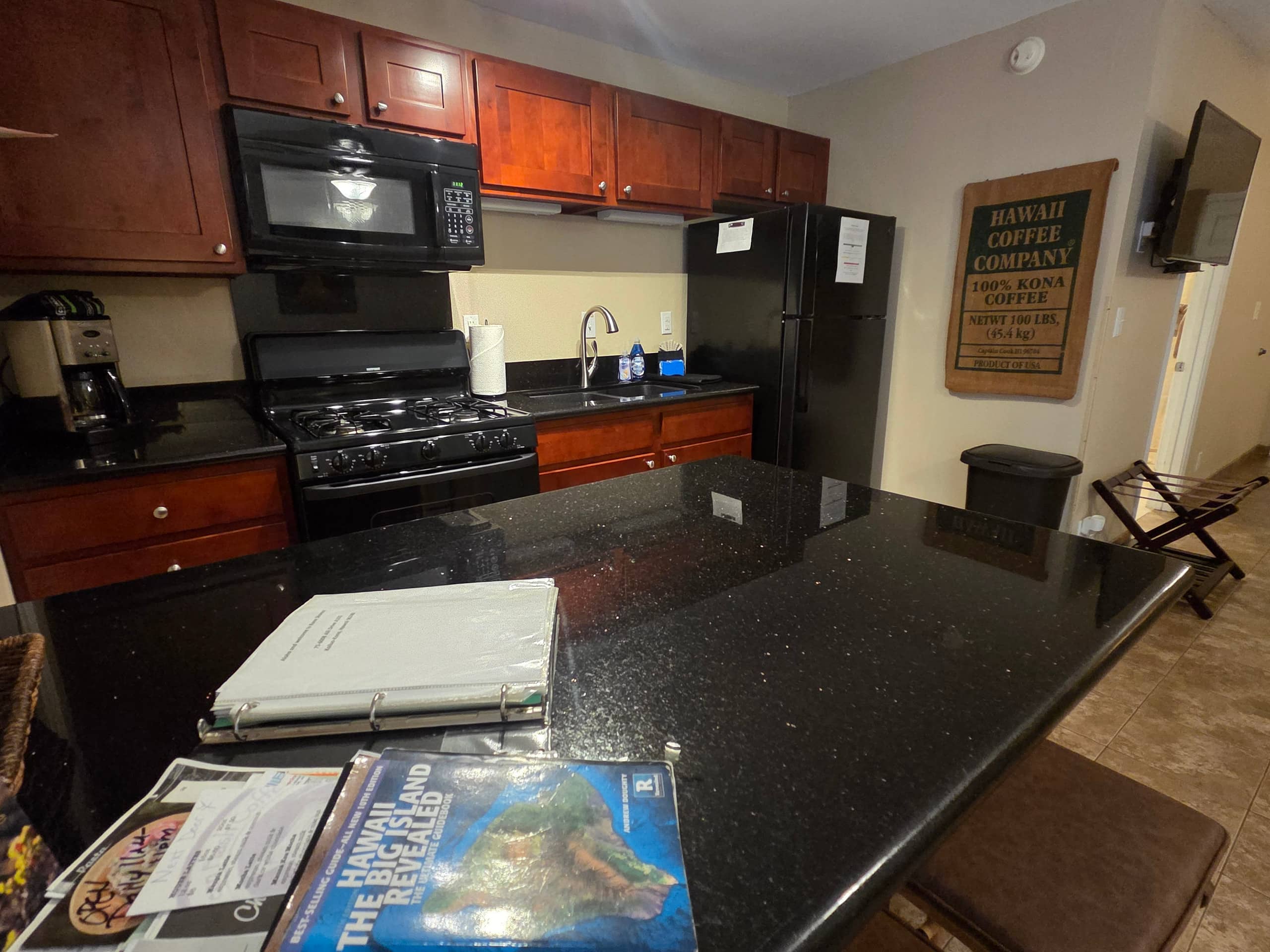 Condo in Kailua-Kona · ★4.94 · Studio · 2 beds · 1 private bath - Image 8