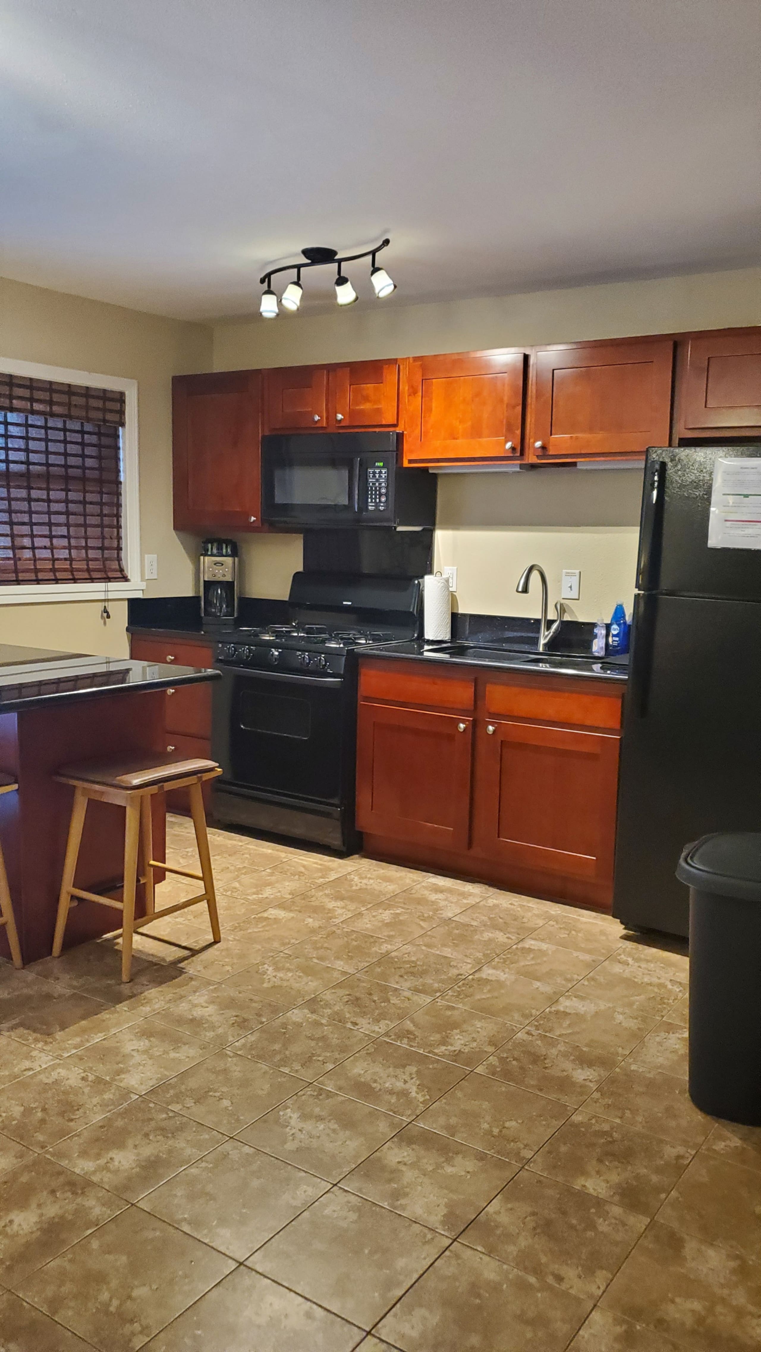 Condo in Kailua-Kona · ★4.94 · Studio · 2 beds · 1 private bath - Image 3