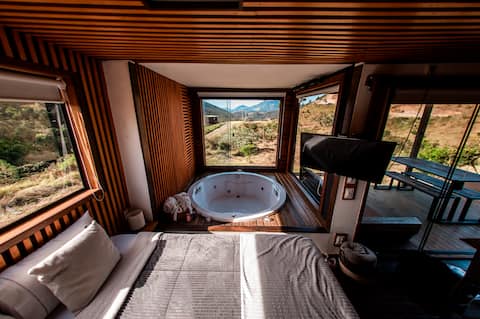 Rustic container with view in Visconde de Mauá