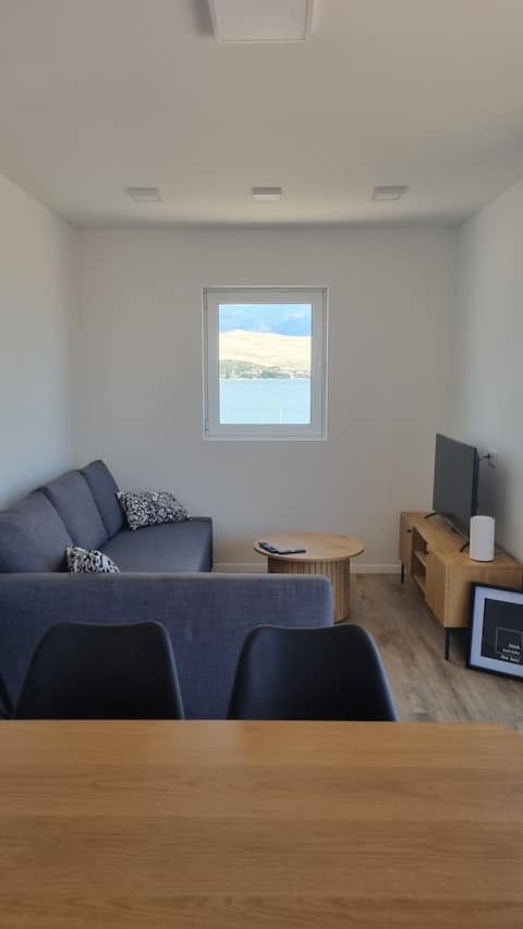 Popular Airbnb listing: Vacation home Prnjica in Općina Kolan