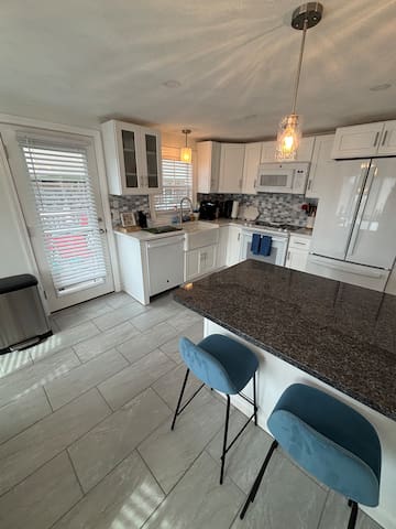 Updated house in between First and Second Beach! gallery image 5