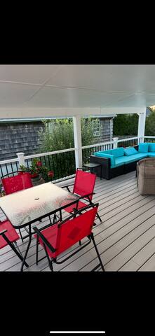 Updated house in between First and Second Beach! gallery image 2