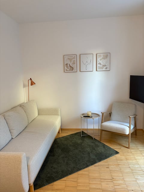 Successful Airbnb property: Central, cozy flat in Thalkirchen