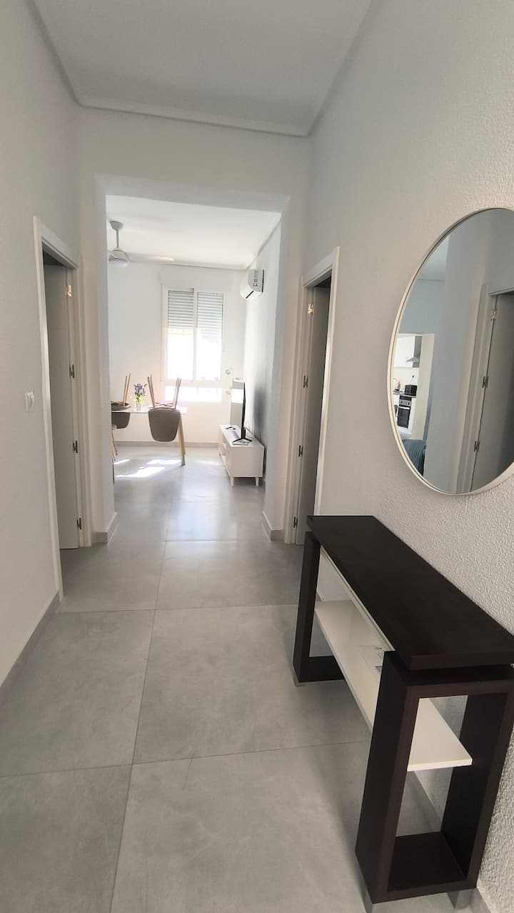 Casa Con Patio Interior. Amplia, Luminosa, Murcia. - Alcantarilla