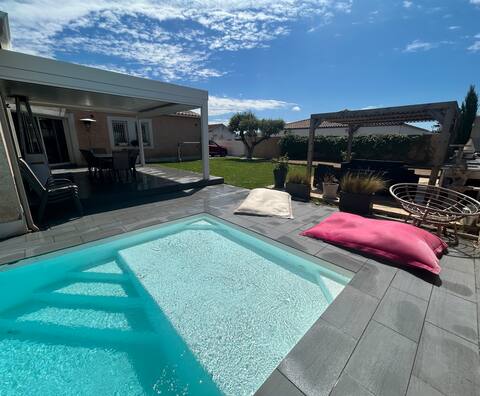 Beautiful home with pool 15 minutes from the beaches