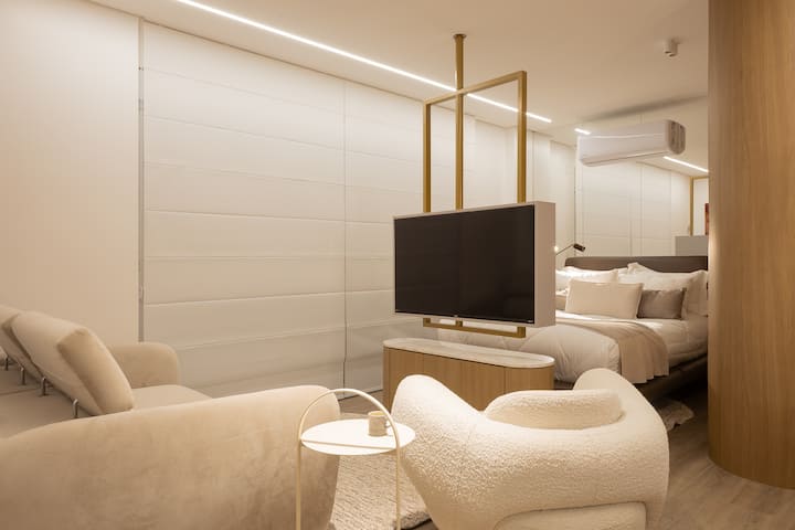 Studio Spain | Unobstructed City View - Criciúma