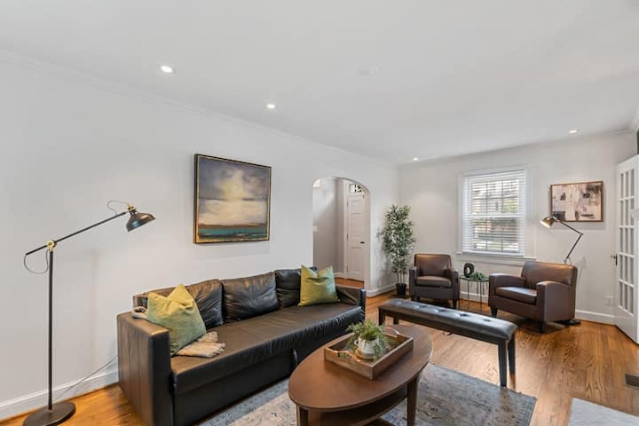 Massive 5br Historic House By Cozysuites - Washington, DC