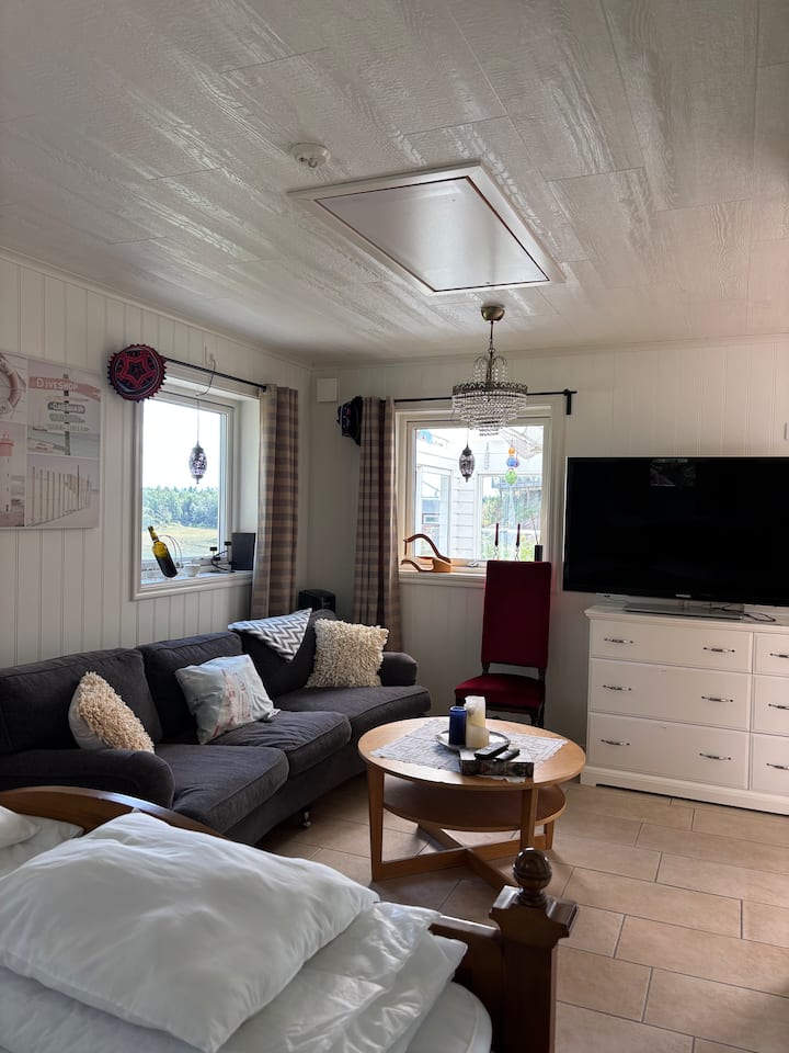 Mysig Stuga Nära Bad Och Hav.
Njut I Egen Uteplats - Lysekil
