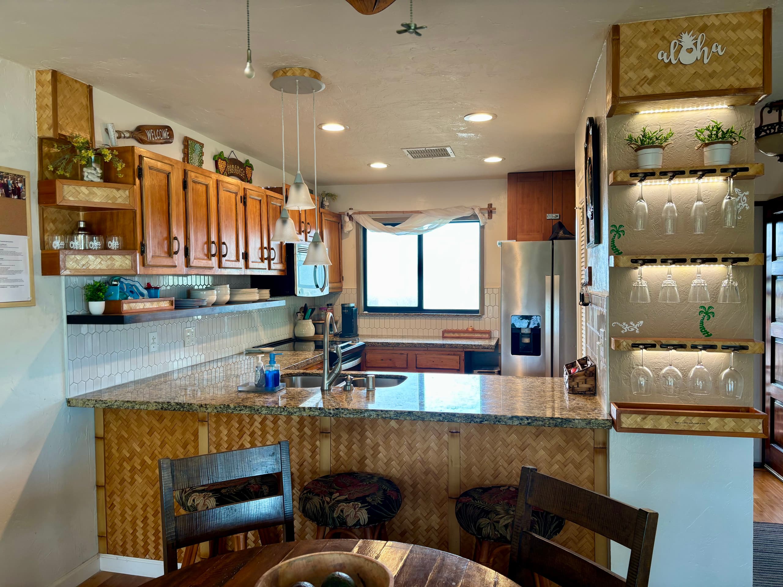 Condo in Kailua-Kona · ★4.88 · 2 bedrooms · 3 beds · 2 private baths - Image 4