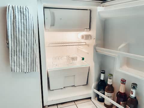 Leistungsstarkes Airbnb: Cute apartment, near city and fair in Südviertel