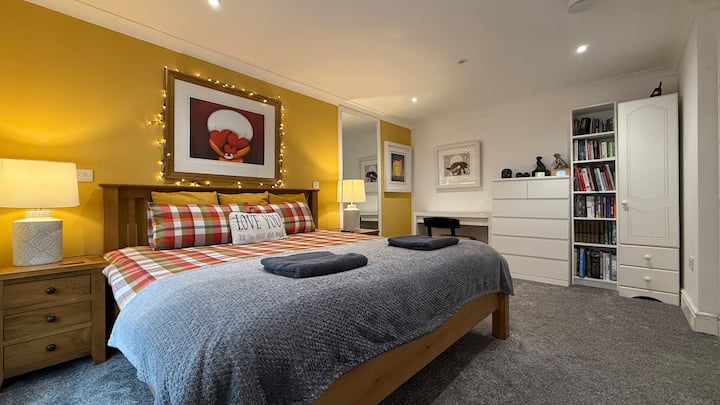 Schlafzimmer 1
