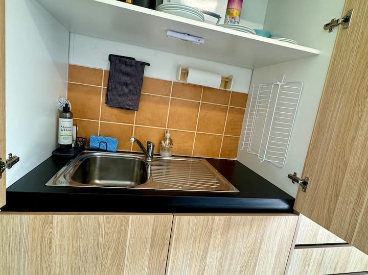 Cosy Carrington Studio| Aircon, Great Location - Newcastle