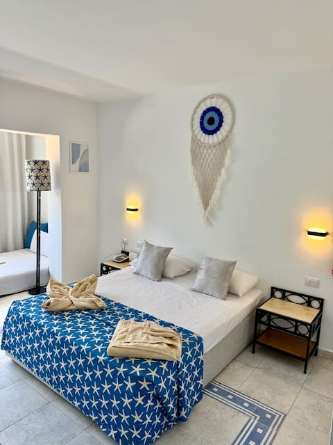 Deluxe Azure Central Suite – Domina Coral Bay