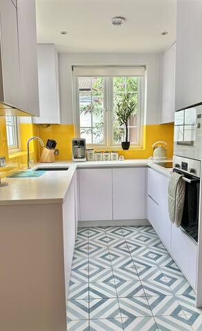 Most Central Location in London gallery image 4