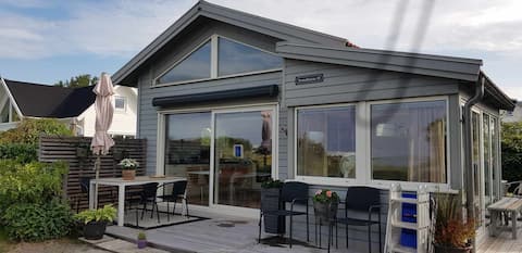 Cabin right next to the sea on Östra Stranden