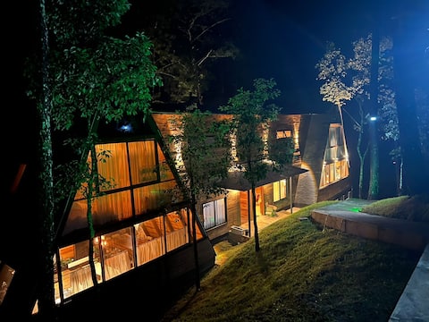 Magical Alpine Chalet (Luxury)