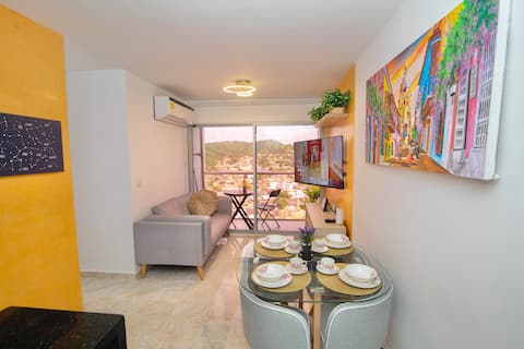 Top Airbnb: 3BR/AC/Balcony/Near Old City/Airport & the Beach in Torices