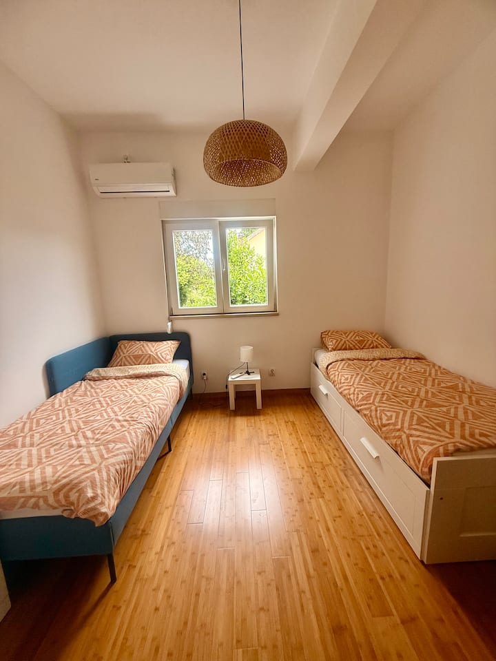 Dhomë gjumi 2